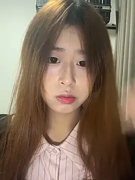 xiaohui660 online show from November 29, 2025, 7:19 am