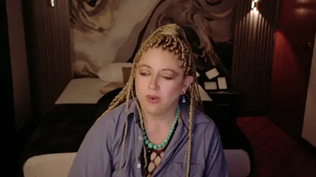 Snapshot of MilfArlet chatting on March 18, 2026, 2:41 pm MilfArlet online show from March 18, 2026, 2:41 pm