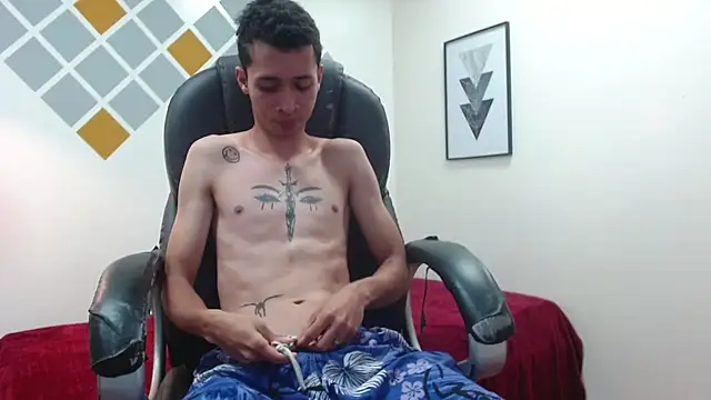 LucassSmith11 online show from December 17, 2025, 12:32 pm