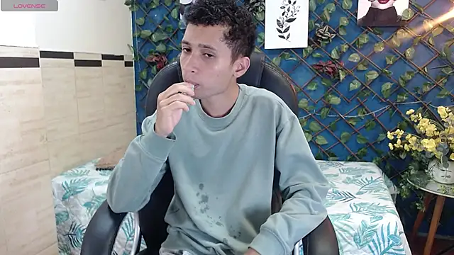 LucassSmith11 online show from May 6, 2026, 8:46 pm