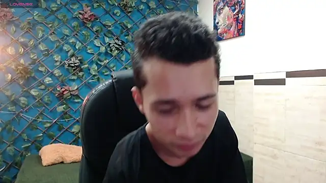 LucassSmith11 online show from December 19, 2025, 11:56 am