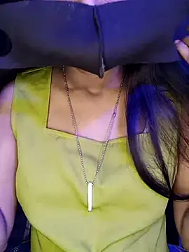 RESHMA01 online show from December 2, 2025, 1:06 am