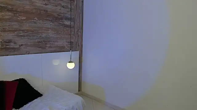 Amaia Monroe online show from June 27, 2026, 3:23 am