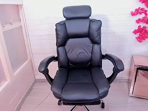 Snapshot of Brianna_Cute chatting on December 2, 2025, 1:13 pm Brianna Cute online show from December 2, 2025, 1:13 pm