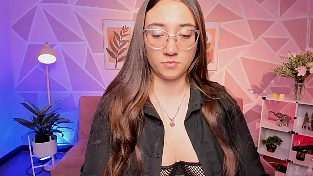 SwettieSammy online show from July 17, 2026, 12:13 pm