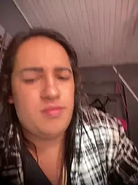 larysinha online show from May 10, 2026, 5:48 pm