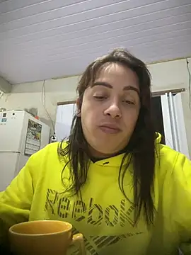 larysinha online show from May 3, 2026, 10:13 pm