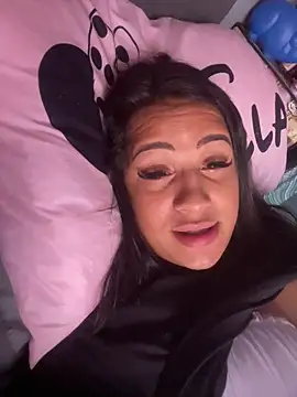 larysinha online show from December 1, 2025, 5:58 pm