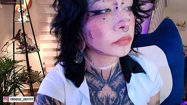 AryRousse online show from June 5, 2026, 3:33 am