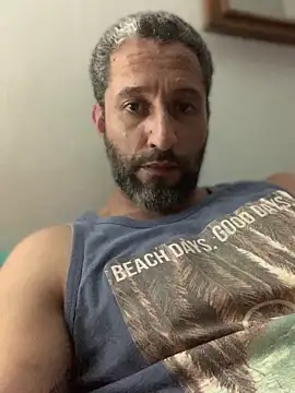 Snapshot of Calientesensible chatting on February 1, 2026, 6:11 am Calientesensible online show from February 1, 2026, 6:11 am