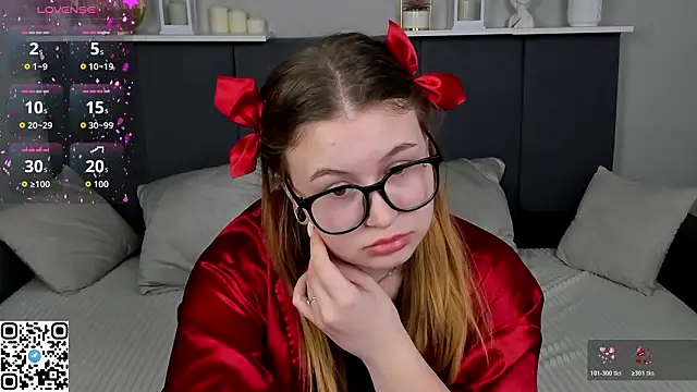 MilanaXHoney online show from March 21, 2026, 8:19 am