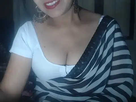Hotronita123 online show from February 23, 2026, 11:00 am