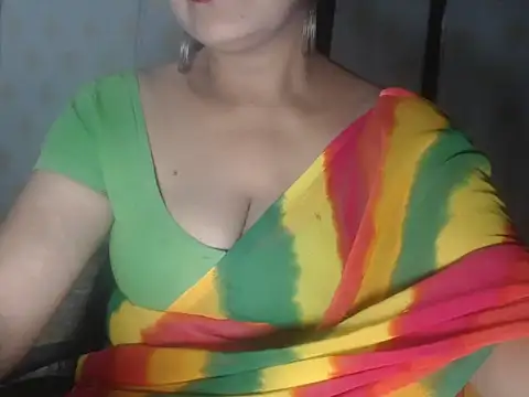 Hotronita123 online show from May 6, 2026, 5:06 pm
