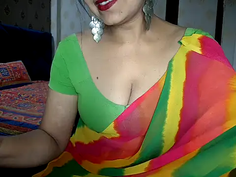 Snapshot of Hotronita123 chatting on June 15, 2026, 5:45 pm Hotronita123 online show from June 15, 2026, 5:45 pm