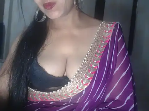 Hotronita123 online show from April 29, 2026, 5:30 pm