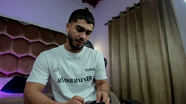 Snapshot of Franco_banderas chatting on February 17, 2026, 11:40 am Franco banderas online show from February 17, 2026, 11:40 am