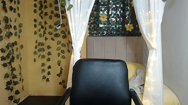 Snapshot of karen_888 chatting on December 20, 2025, 1:47 pm karen 888 online show from December 20, 2025, 1:47 pm