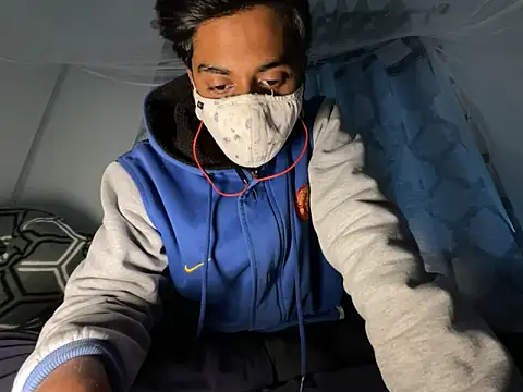 hunterboy2001 online show from December 18, 2025, 9:14 am