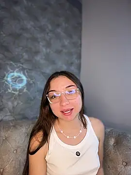 Mia Luxor online show from July 16, 2026, 11:51 am