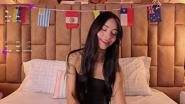 BrianaJhons19 online show from July 7, 2026, 8:12 pm