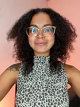   VioletaHeaven   online show from February 2, 2026, 9:47 pm