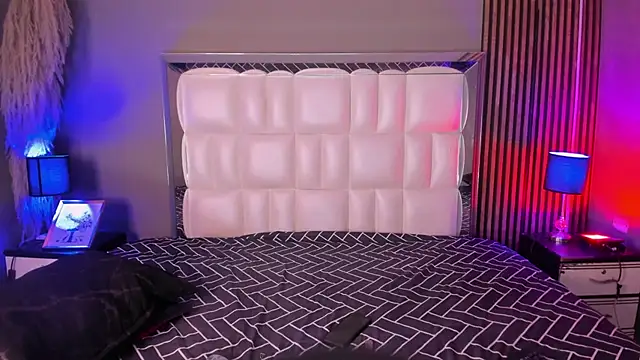 xCharlotte 20 online show from March 15, 2026, 8:49 pm