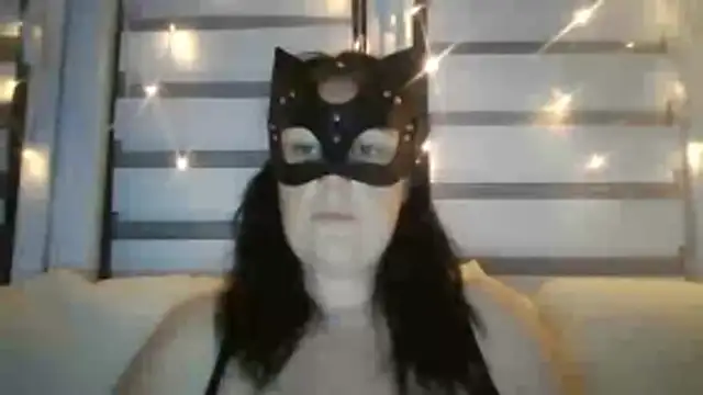 bellavelours online show from June 19, 2026, 8:25 pm