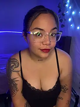 Lindalatina2001 online show from January 14, 2026, 12:14 am