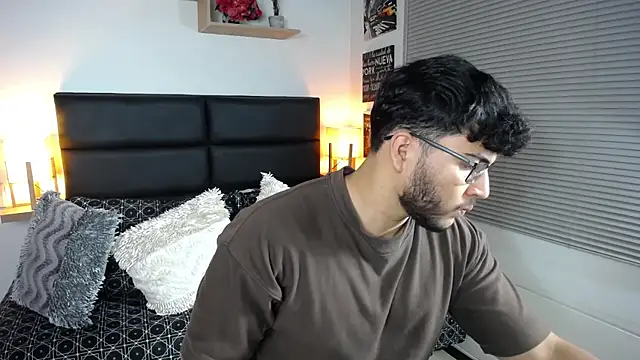 mike foxxx  online show from January 13, 2026, 3:32 am