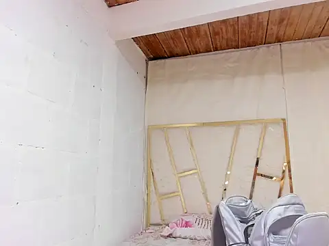 Julia-Blair online show from December 1, 2025, 12:17 pm