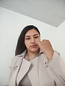 Julia-Blair online show from May 1, 2026, 4:45 pm