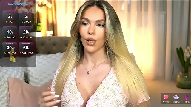 ChloeVelvetx online show from April 22, 2026, 7:42 pm