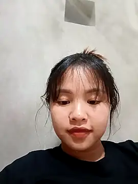 Pretty-haert online show from May 4, 2026, 3:26 pm