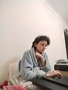 Amy01112 online show from July 19, 2026, 12:30 am