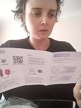 Amy01112 online show from April 25, 2026, 6:16 pm