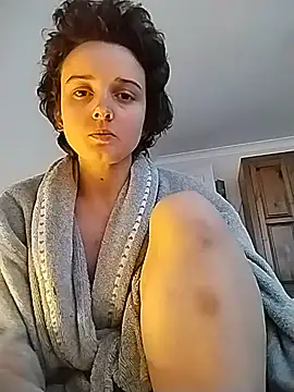 Amy01112 online show from June 18, 2026, 7:30 pm