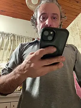Petebulimia online show from April 24, 2026, 4:20 pm