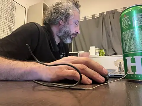 Snapshot of Petebulimia chatting on June 5, 2026, 7:14 am Petebulimia online show from June 5, 2026, 7:14 am