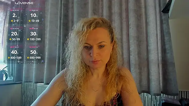 LanaLight x online show from May 6, 2026, 11:58 am