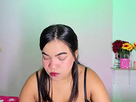 18teenssexy online show from March 6, 2026, 12:00 pm