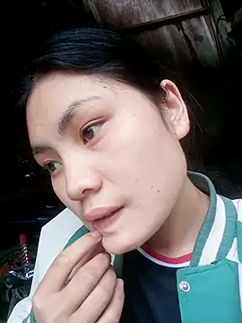 Snapshot of Hilary-123 chatting on March 11, 2026, 5:34 am Hilary-123 online show from March 11, 2026, 5:34 am