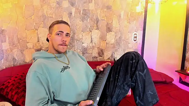 PatrickS25 online show from February 27, 2026, 4:12 am