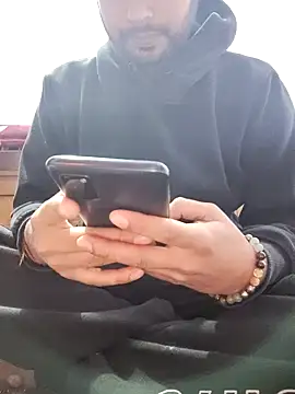 Snapshot of AlphaAura460 chatting on December 5, 2025, 2:43 am AlphaAura460 online show from December 5, 2025, 2:43 am