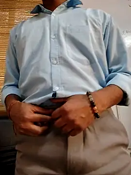 Snapshot of AlphaAura460 chatting on March 3, 2026, 8:43 am AlphaAura460 online show from March 3, 2026, 8:43 am