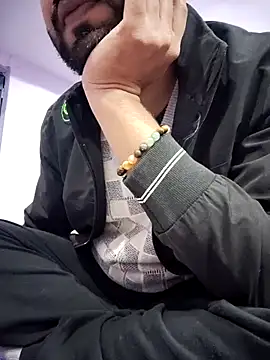 Snapshot of AlphaAura460 chatting on January 7, 2026, 9:36 am AlphaAura460 online show from January 7, 2026, 9:36 am