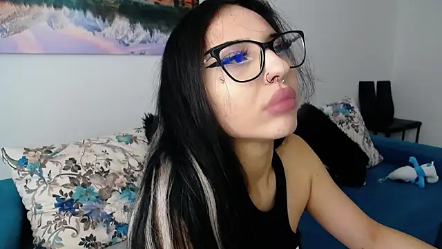 Snapshot of RavenFoxxy chatting on July 26, 2026, 7:04 am RavenFoxxy online show from July 26, 2026, 7:04 am