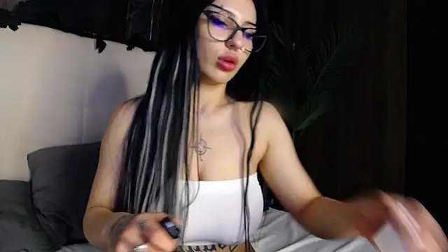 Snapshot of RavenFoxxy chatting on May 16, 2026, 10:58 am RavenFoxxy online show from May 16, 2026, 10:58 am
