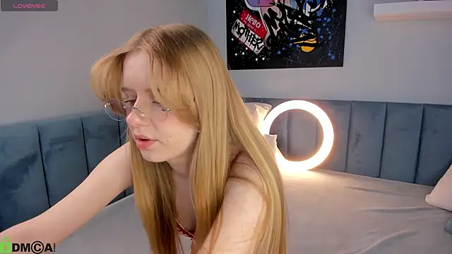 Victori Fox online show from May 3, 2026, 12:05 am