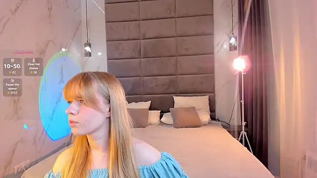 Victori Fox online show from June 22, 2026, 12:27 am