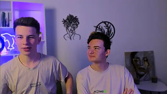 Snapshot of leo_valor chatting on February 15, 2026, 7:35 pm leo valor online show from February 15, 2026, 7:35 pm